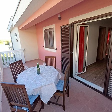 Apartmani Peko Pag Town Eksteriør bilde