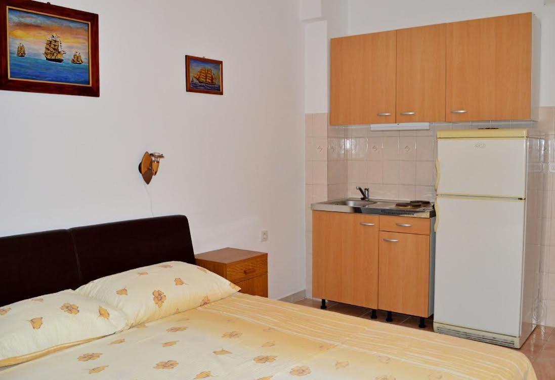 Apartmani Peko Pag Town Eksteriør bilde