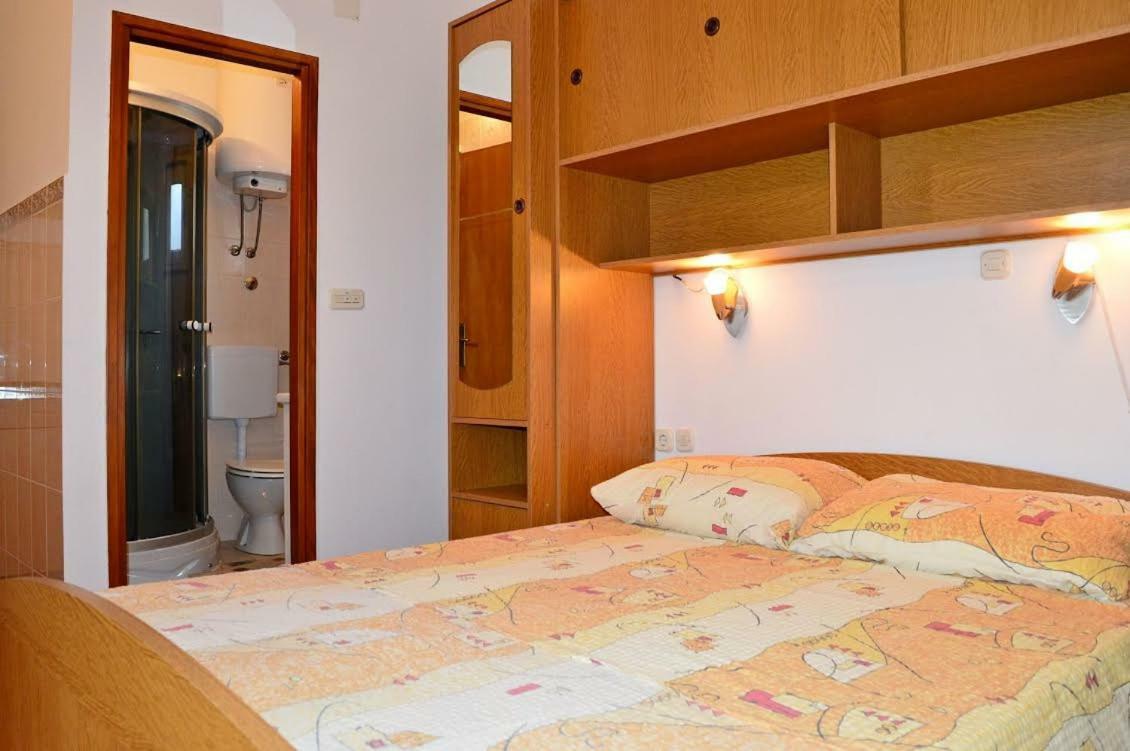 Apartmani Peko Pag Town Eksteriør bilde
