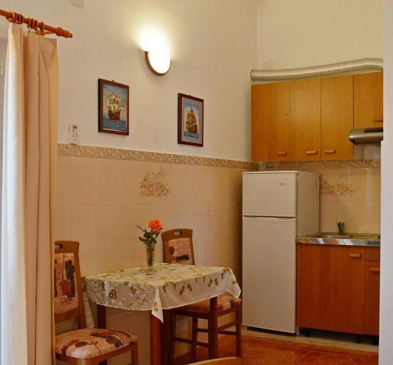 Apartmani Peko Pag Town Eksteriør bilde